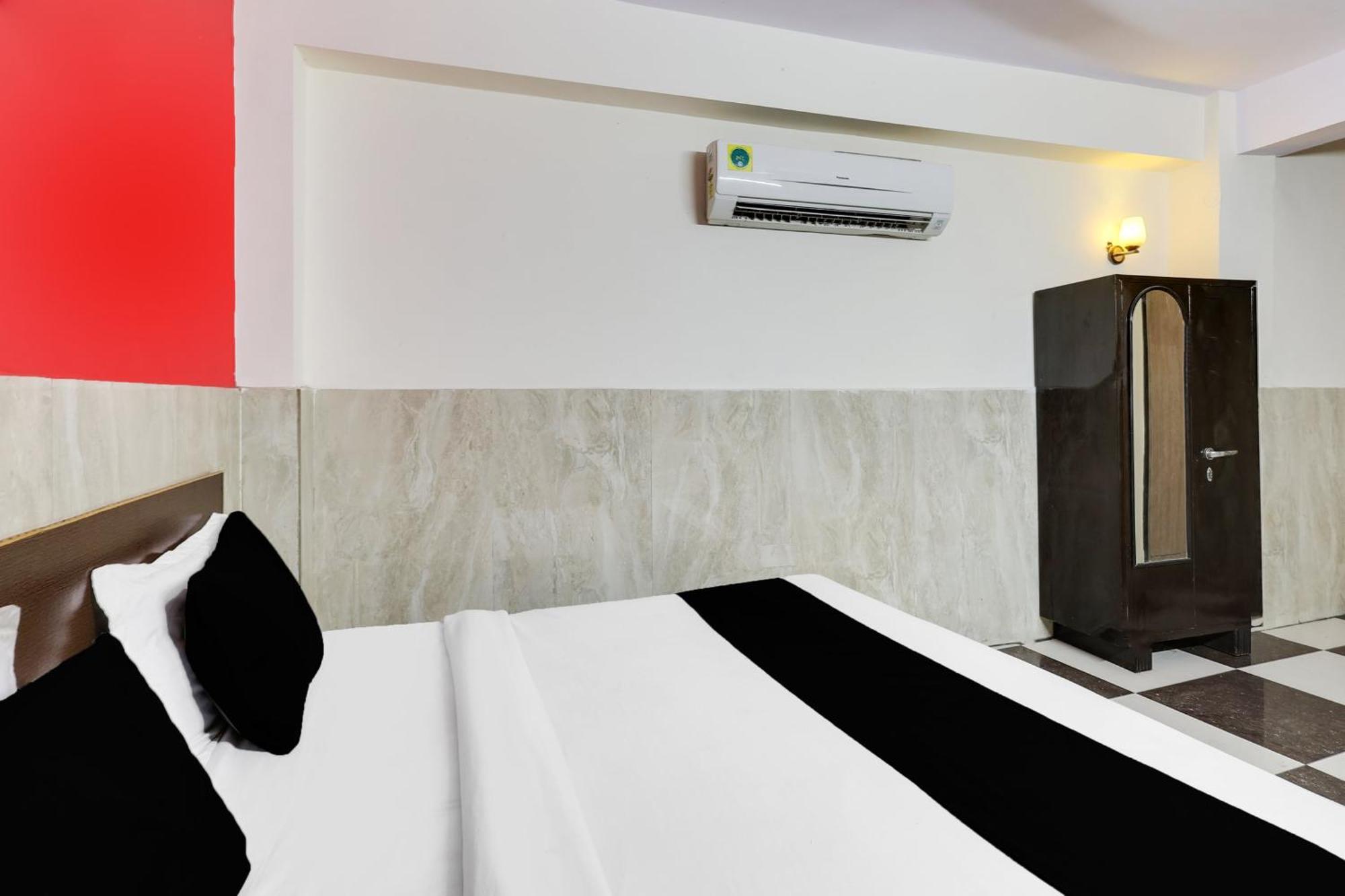 O Palam Hotel *