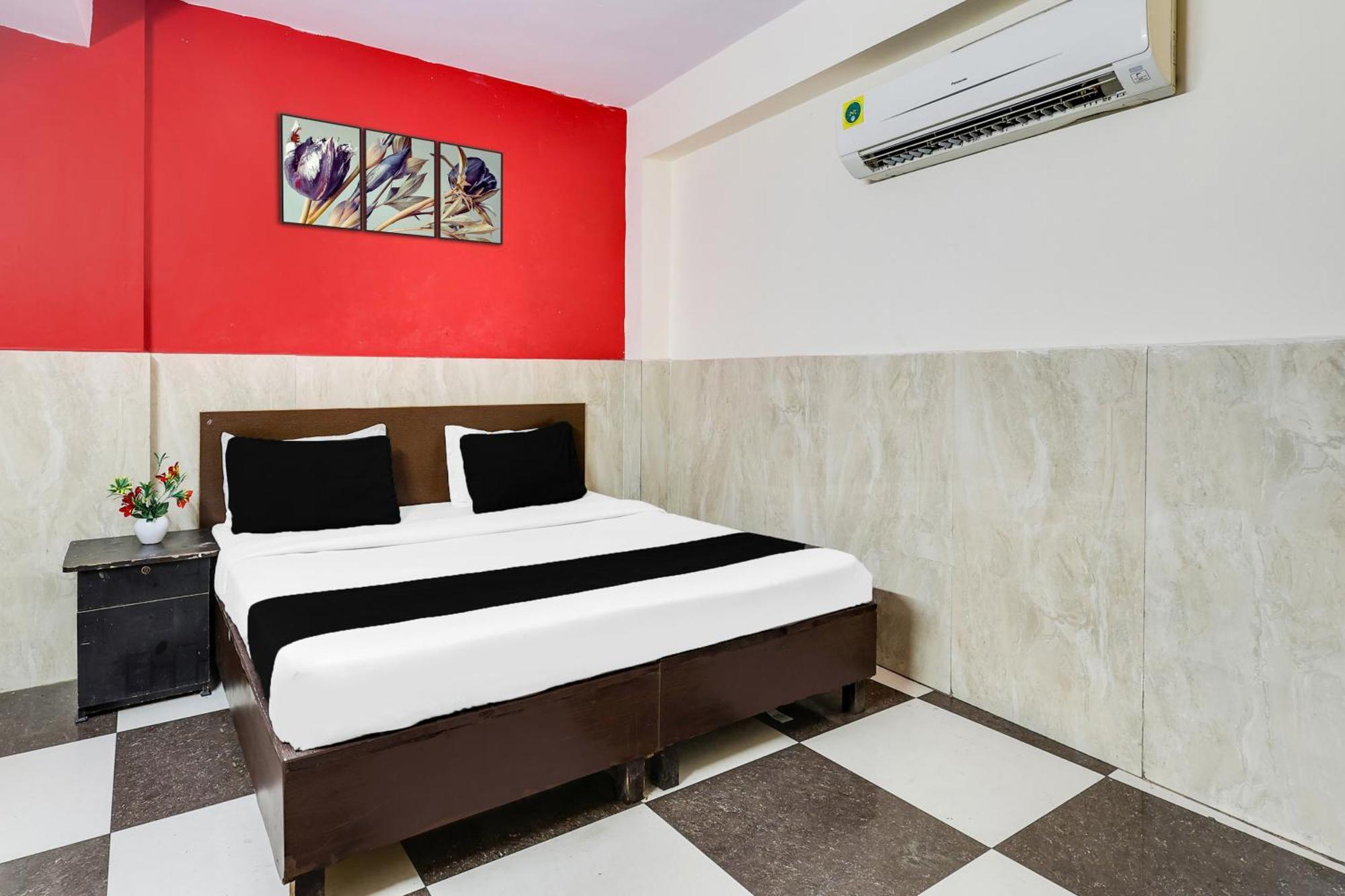 Hotel O Palam